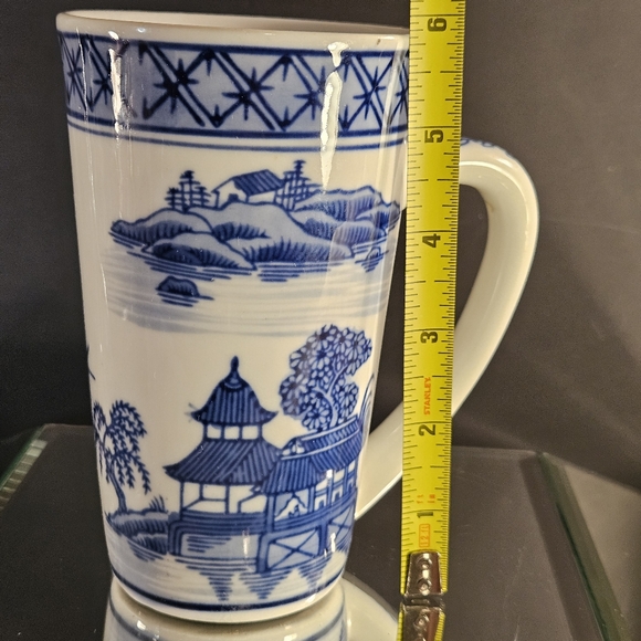 Vtg White And Blue Porcelain 16oz Mug. Blue Willow Inspiration Pattern Cup - Picture 13 of 14